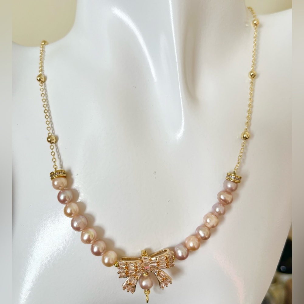 Elegant Genuine Violet and Pink Pearl Necklace